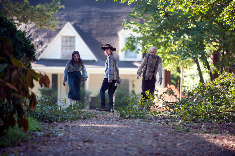 Illustration for article titled Does a new Walking Dead photo spell disaster for one major character?